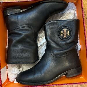 TORY BURCH SHAFT BOOTS!!!